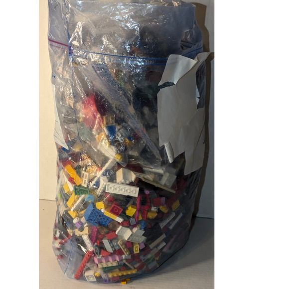 Huge Lot Vintage Legos 9#+ Mini Figures Weapons Accessories Must See - Picture 15 of 15